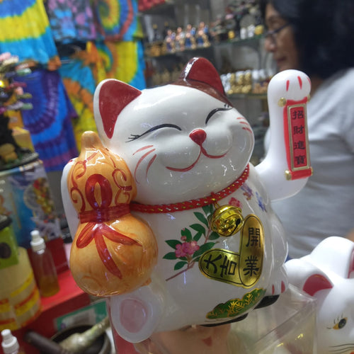GATO BLANCO DE LA SUERTE MANEKI NEKON BLANCO, ideal para negocio, hogar etc